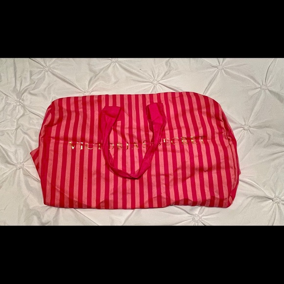 Victoria’s Secret Large Weekend Travel Bag - Picture 1 of 1